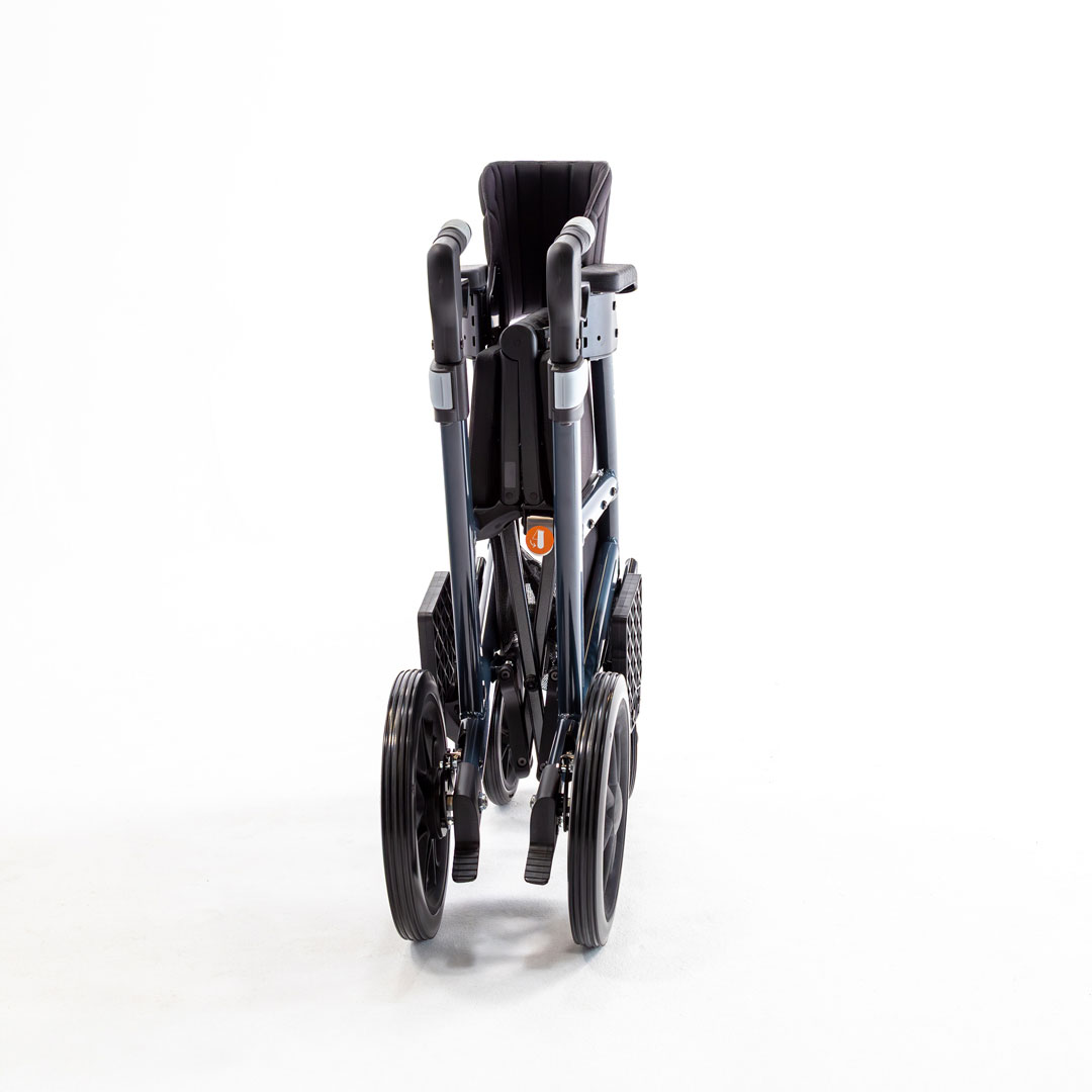 Triumph Mobility Prestige MidnightBlue folded